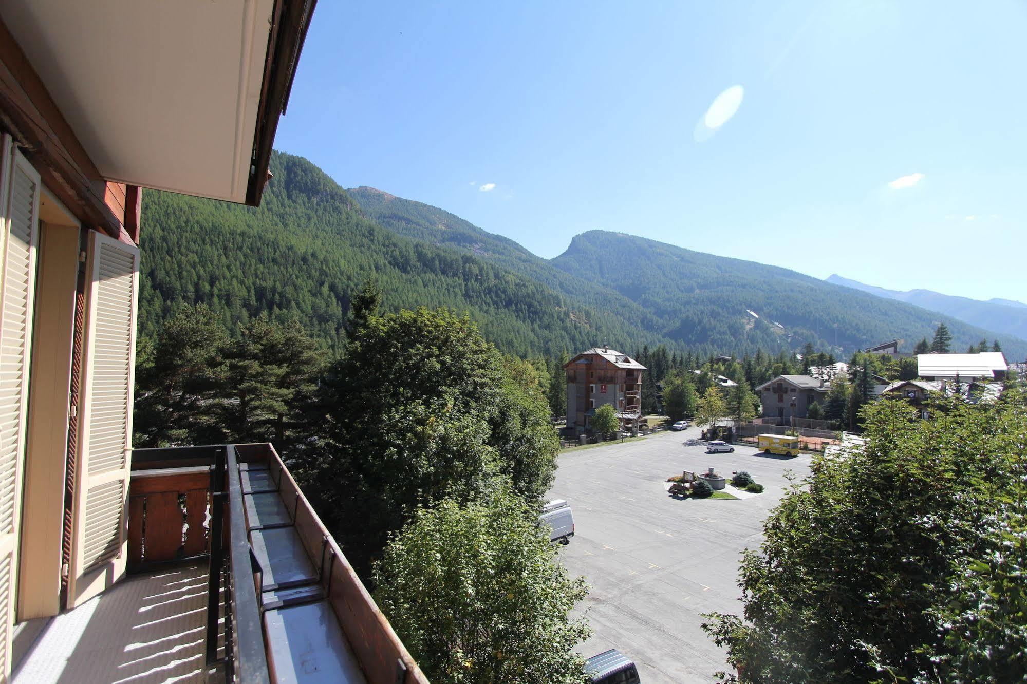 Residence Albergian Pragelato Exterior photo