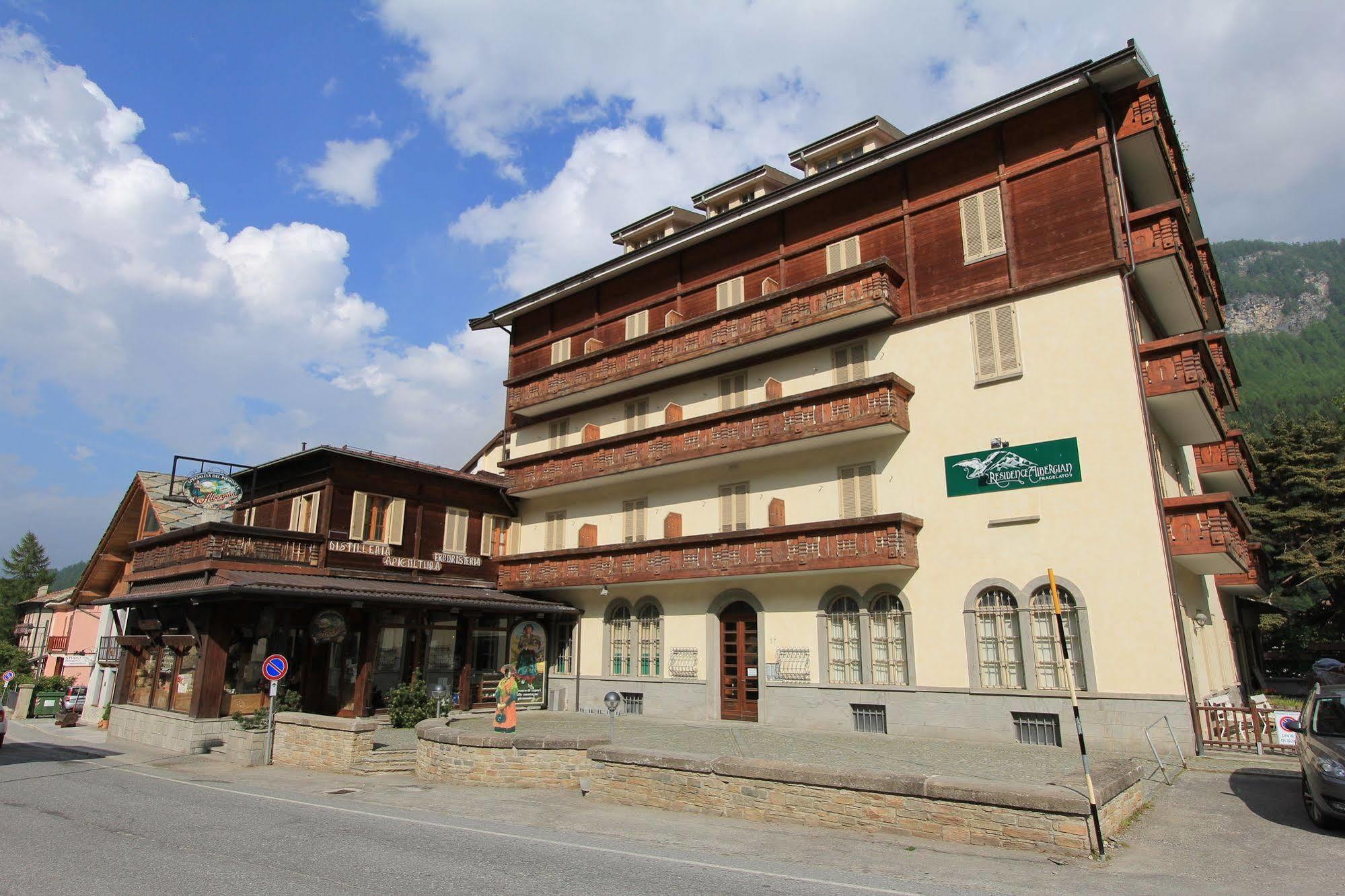 Residence Albergian Pragelato Exterior photo